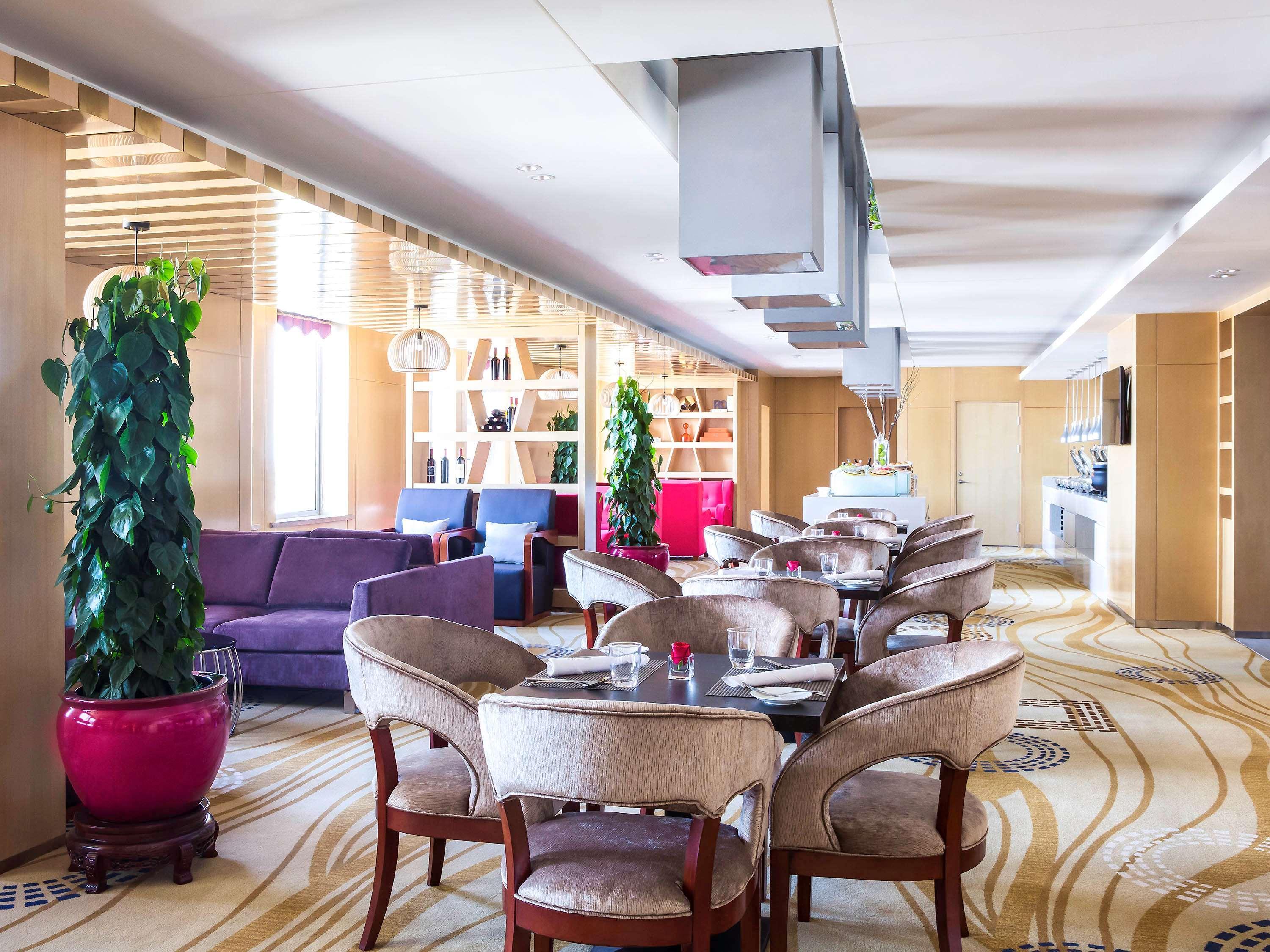 Novotel Daqing Haofang Exteriör bild