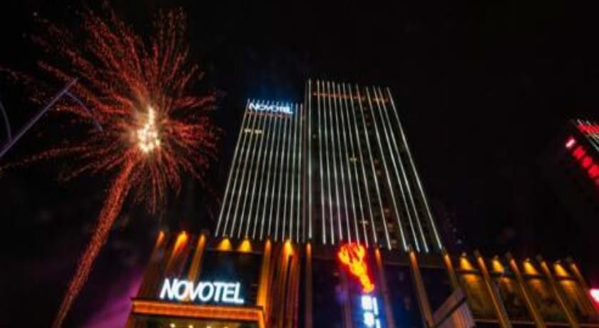 Novotel Daqing Haofang Exteriör bild