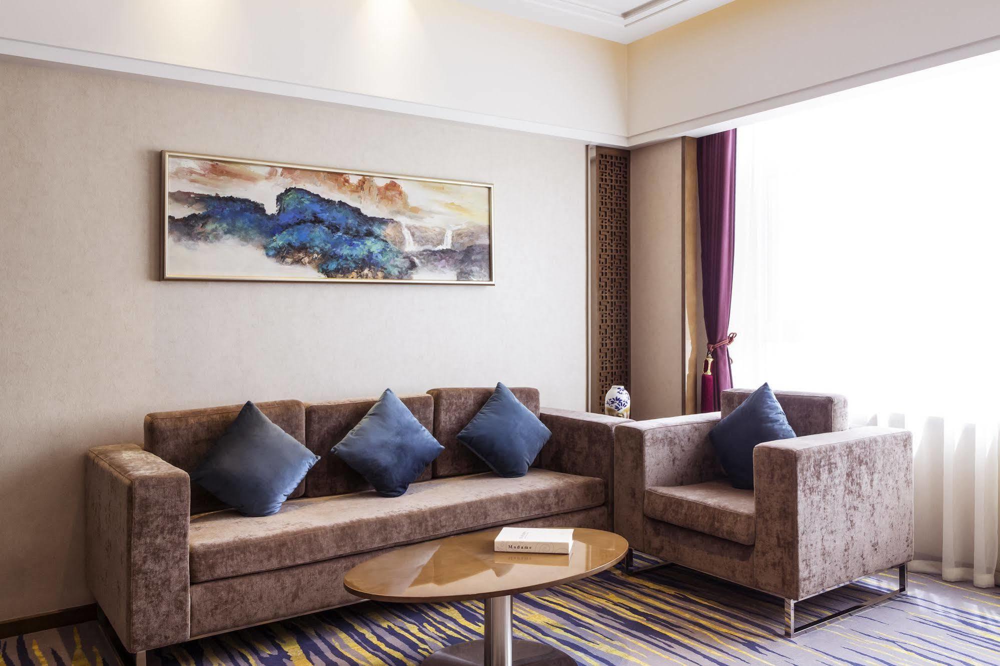 Novotel Daqing Haofang Exteriör bild