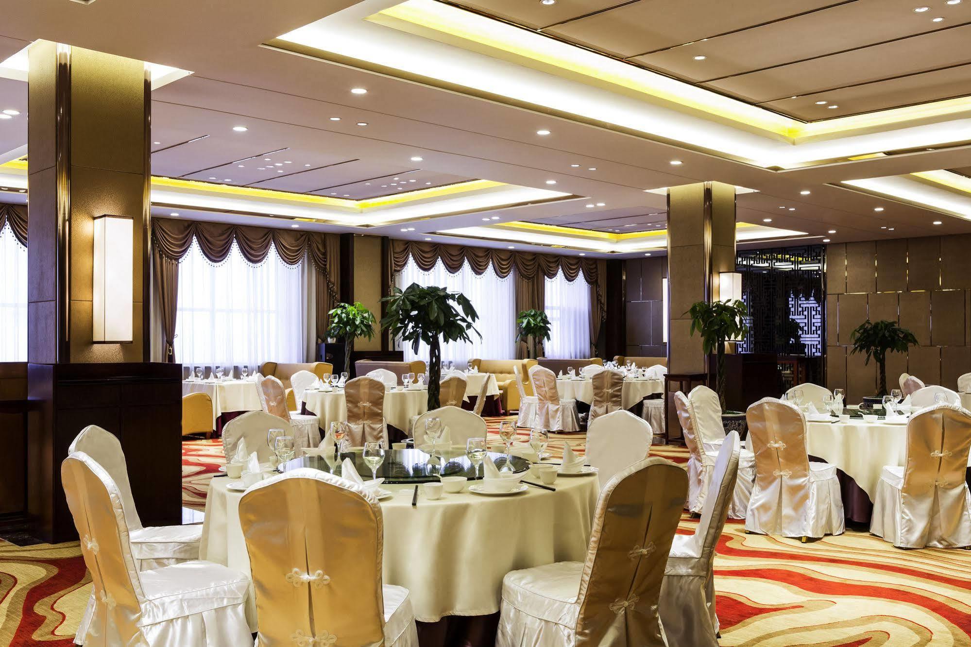 Novotel Daqing Haofang Exteriör bild